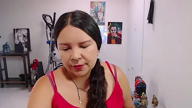claryssa  online show from 05/25/26, 08:04