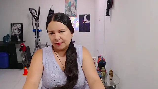 claryssa  online show from 06/03/26, 08:25