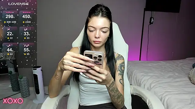 Mariella Adamss online show from 10/09/25, 01:31