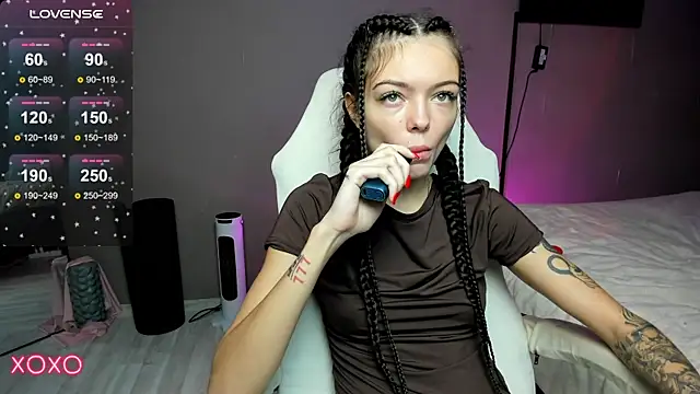 Mariella Adamss online show from 10/30/25, 10:06