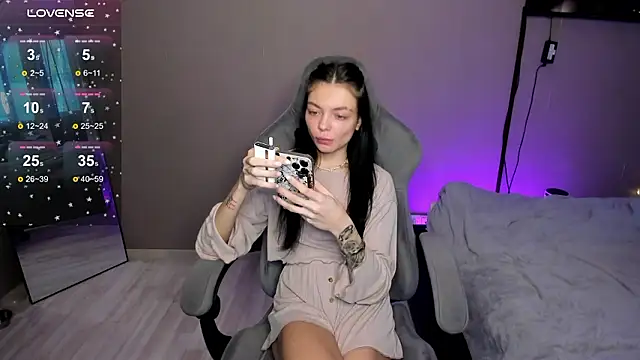 Mariella Adamss online show from 03/18/26, 05:32