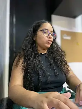 CurlyGirl 1 online show from 12/28/24, 11:05