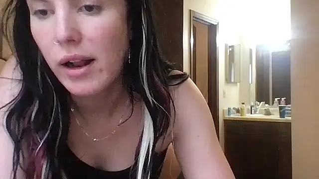 Snapshot of kittycatkendra chatting on 05/17/26, 11:45 kittycatkendra online show from 05/17/26, 11:45
