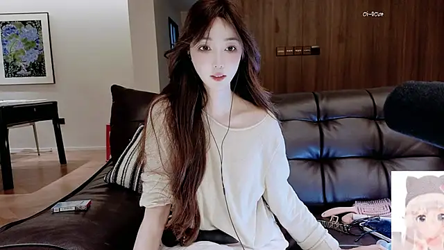 Snapshot of -Aricia- chatting on 05/18/26, 01:06 -Aricia- online show from 05/18/26, 01:06