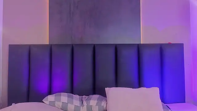 Snapshot of CristalCornner_ chatting on 02/16/26, 08:05 CristalCornner online show from 02/16/26, 08:05