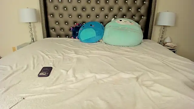 NadiaLyla online show from 03/24/26, 06:07