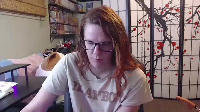 Snapshot of Sarahtineke chatting on 04/20/26, 04:54 Sarahtineke online show from 04/20/26, 04:54