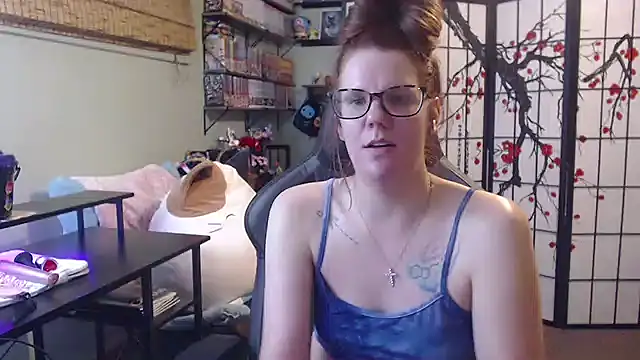 Snapshot of Sarahtineke chatting on 06/11/26, 07:12 Sarahtineke online show from 06/11/26, 07:12