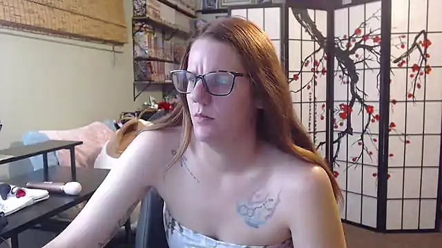 Sarahtineke online show from 07/24/26, 12:52