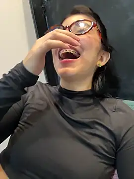 NicolRoss  online show from 11/23/25, 07:57