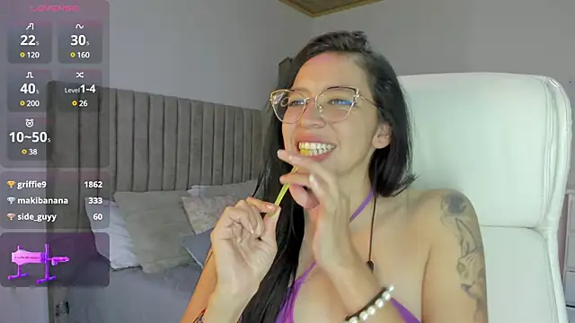 Snapshot of Katty_mouth chatting on 12/10/24, 09:43 Katty mouth online show from 12/10/24, 09:43