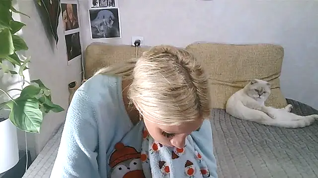 -GoldenGirl- online show from 10/22/25, 11:10