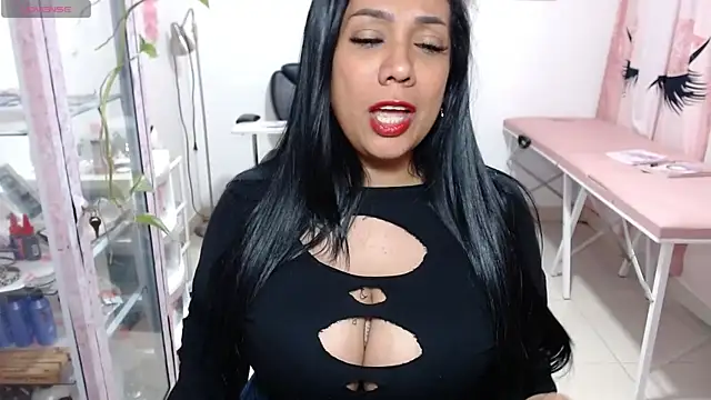 Snapshot of titsbiglovers chatting on 06/14/26, 03:08 titsbiglovers online show from 06/14/26, 03:08
