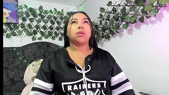 PaulinaSwan online show from 11/20/25, 07:08