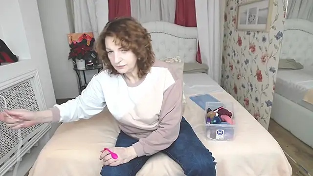 AmiHotGranny online show from 04/10/26, 01:16