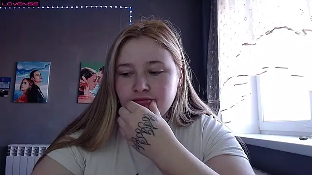 Light Luna online show from 10/25/25, 08:11