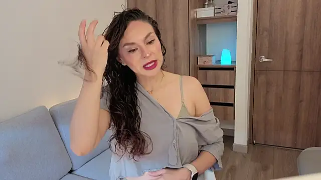 Monica-Bello online show from 03/19/26, 06:01