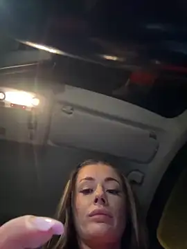 Snapshot of IsabellaEtthan chatting on 02/25/25, 11:44 IsabellaEtthan online show from 02/25/25, 11:44