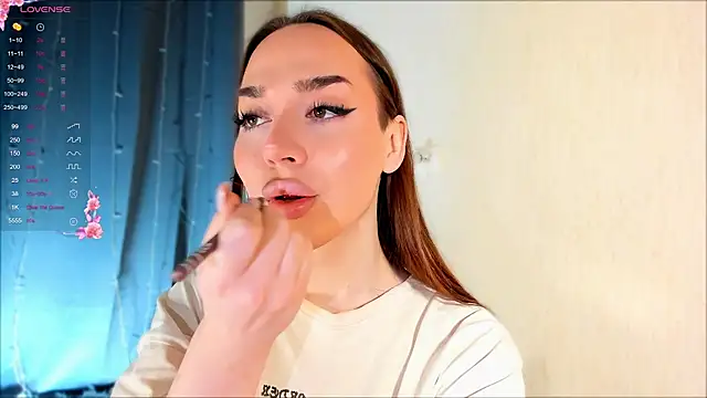 Snapshot of chups_girl chatting on 02/17/26, 07:42 chups girl online show from 02/17/26, 07:42