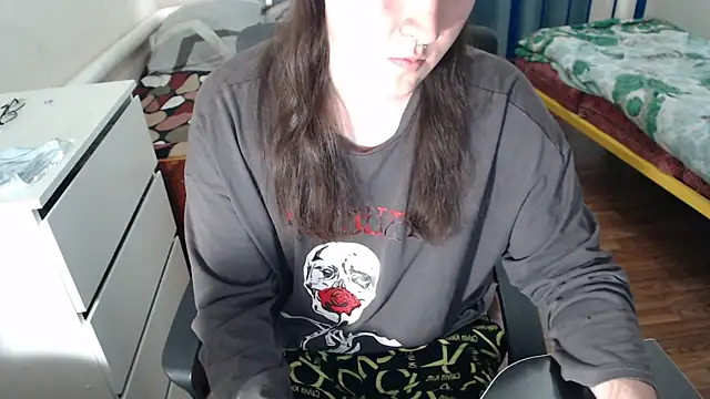 EvaMiron online show from 10/03/25, 12:24