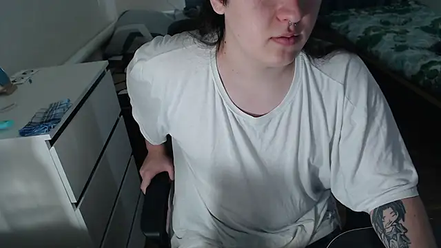 EvaMiron online show from 11/17/25, 07:03