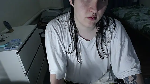 EvaMiron online show from 12/04/25, 06:16