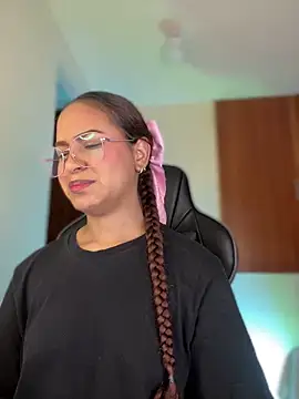 gretta kler1 online show from 01/21/25, 03:43