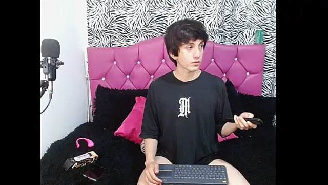 Robinviollet online show from 01/11/26, 04:06