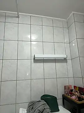 Snapshot of deliaroyal chatting on 02/21/25, 05:42 deliaroyal online show from 02/21/25, 05:42