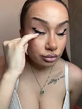 Snapshot of deliaroyal chatting on 03/02/25, 04:21 deliaroyal online show from 03/02/25, 04:21