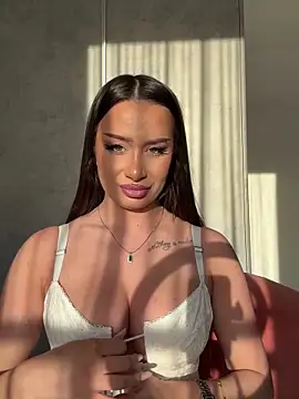 Snapshot of deliaroyal chatting on 03/21/25, 03:46 deliaroyal online show from 03/21/25, 03:46