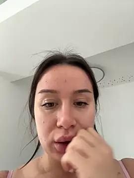 Snapshot of deliaroyal chatting on 09/25/25, 11:03 deliaroyal online show from 09/25/25, 11:03