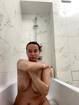 Snapshot of deliaroyal chatting on 10/05/25, 03:10 deliaroyal online show from 10/05/25, 03:10