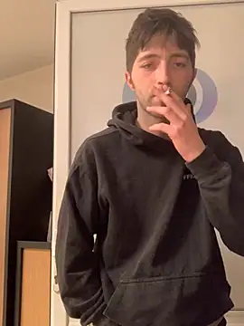 GuillaumebeauZizi online show from 02/07/26, 07:17