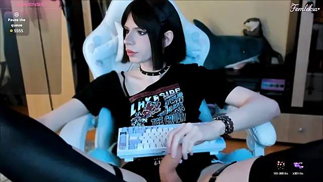 Snapshot of FemAlexa_ chatting on 04/24/26, 07:49 FemAlexa online show from 04/24/26, 07:49