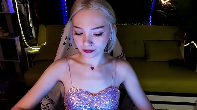 Snapshot of SandraBoyl chatting on 01/19/25, 01:43 SandraBoyl online show from 01/19/25, 01:43