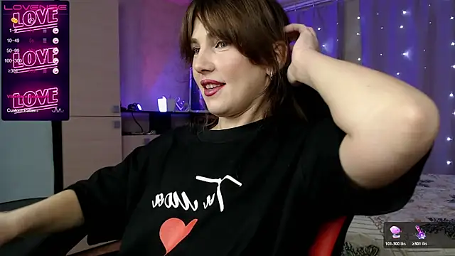 Daniela Cooperr online show from 10/20/25, 05:13