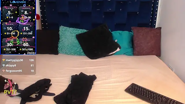 Snapshot of SaraApril_1 chatting on 02/21/25, 10:26 SaraApril 1 online show from 02/21/25, 10:26