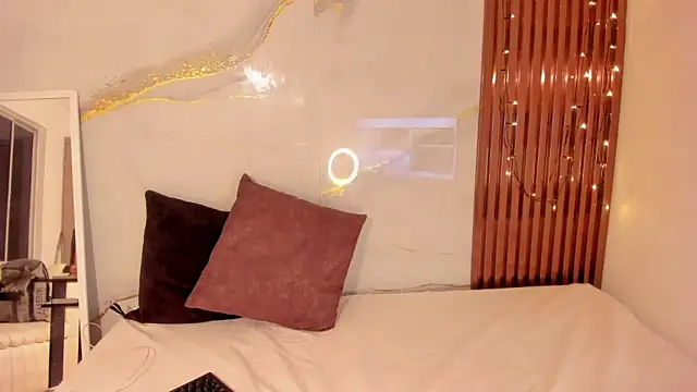 SaraApril 1 online show from 01/11/26, 08:14