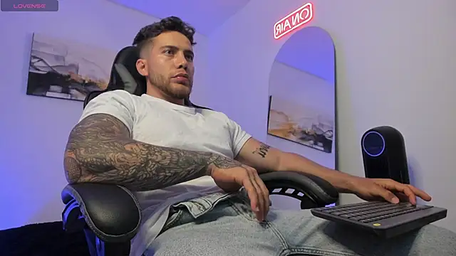 LucianSinclair online show from 12/25/24, 01:20