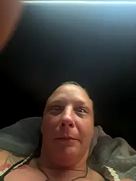 Snapshot of Everlyrose27 chatting on 09/14/25, 03:55 Everlyrose27 online show from 09/14/25, 03:55