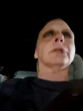 Snapshot of Everlyrose27 chatting on 12/22/25, 02:52 Everlyrose27 online show from 12/22/25, 02:52