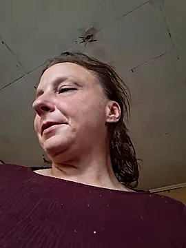 Snapshot of Everlyrose27 chatting on 12/22/25, 07:33 Everlyrose27 online show from 12/22/25, 07:33