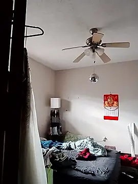 Snapshot of Everlyrose27 chatting on 01/07/26, 05:04 Everlyrose27 online show from 01/07/26, 05:04