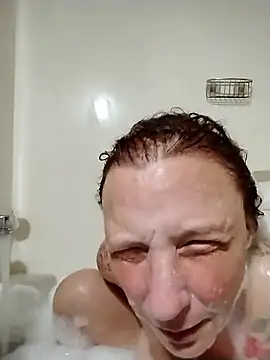 Snapshot of Everlyrose27 chatting on 01/09/26, 02:53 Everlyrose27 online show from 01/09/26, 02:53