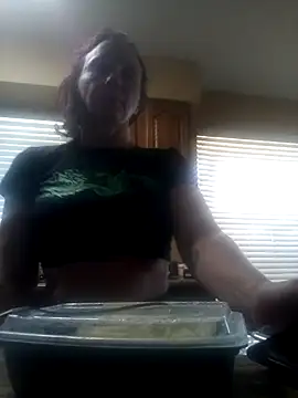 Snapshot of Everlyrose27 chatting on 01/10/26, 08:43 Everlyrose27 online show from 01/10/26, 08:43