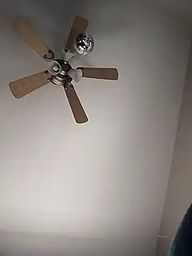 Snapshot of Everlyrose27 chatting on 01/12/26, 05:40 Everlyrose27 online show from 01/12/26, 05:40