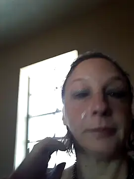 Snapshot of Everlyrose27 chatting on 02/28/26, 05:47 Everlyrose27 online show from 02/28/26, 05:47