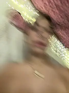 Snapshot of Enyeld_ruru chatting on 02/22/25, 05:13 Enyeld ruru online show from 02/22/25, 05:13