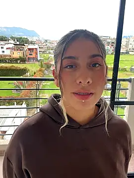 Snapshot of Enyeld_ruru chatting on 10/03/25, 04:15 Enyeld ruru online show from 10/03/25, 04:15